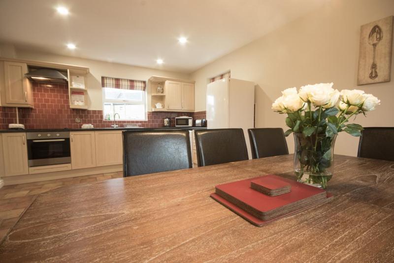 Haddon Cottage - Darwin Lake Holiday Village Matlock  Extérieur photo